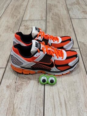 New Nike Air Zoom Vomero 5 Total Orange Black Lifestyle NEW Shoes Men’s Sizes